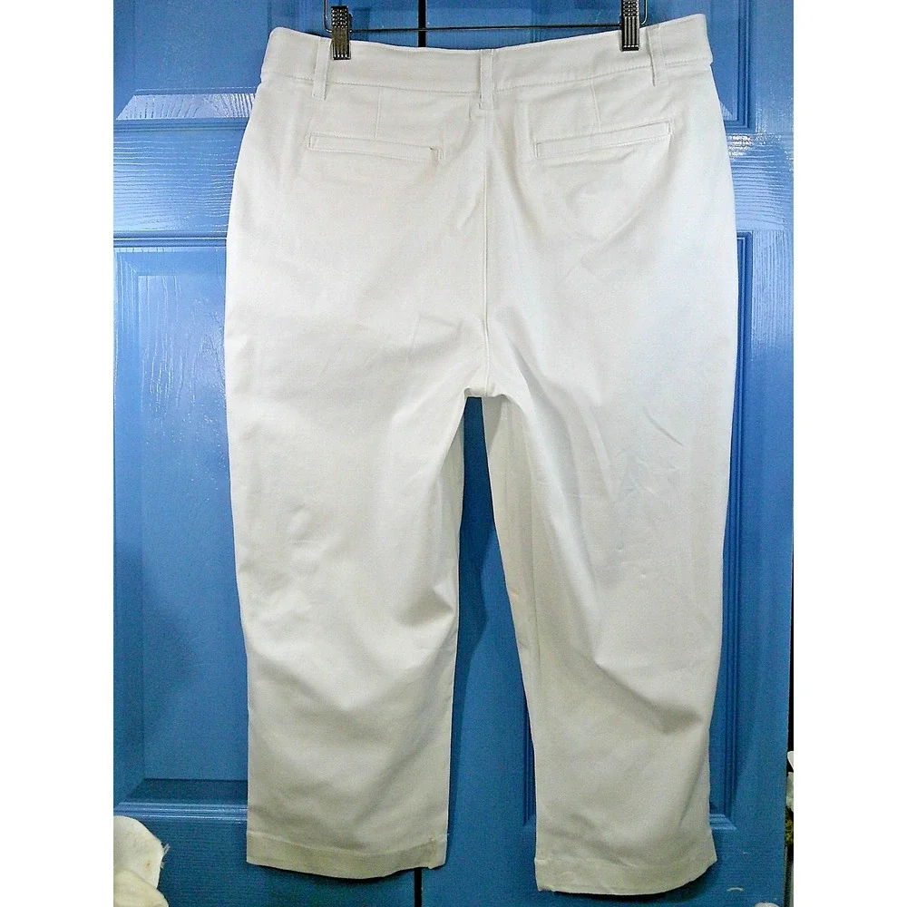 NWT St Johns Bay Women’s Sz 12 Tall White Secretly Slender Crop Capri-RTL $44